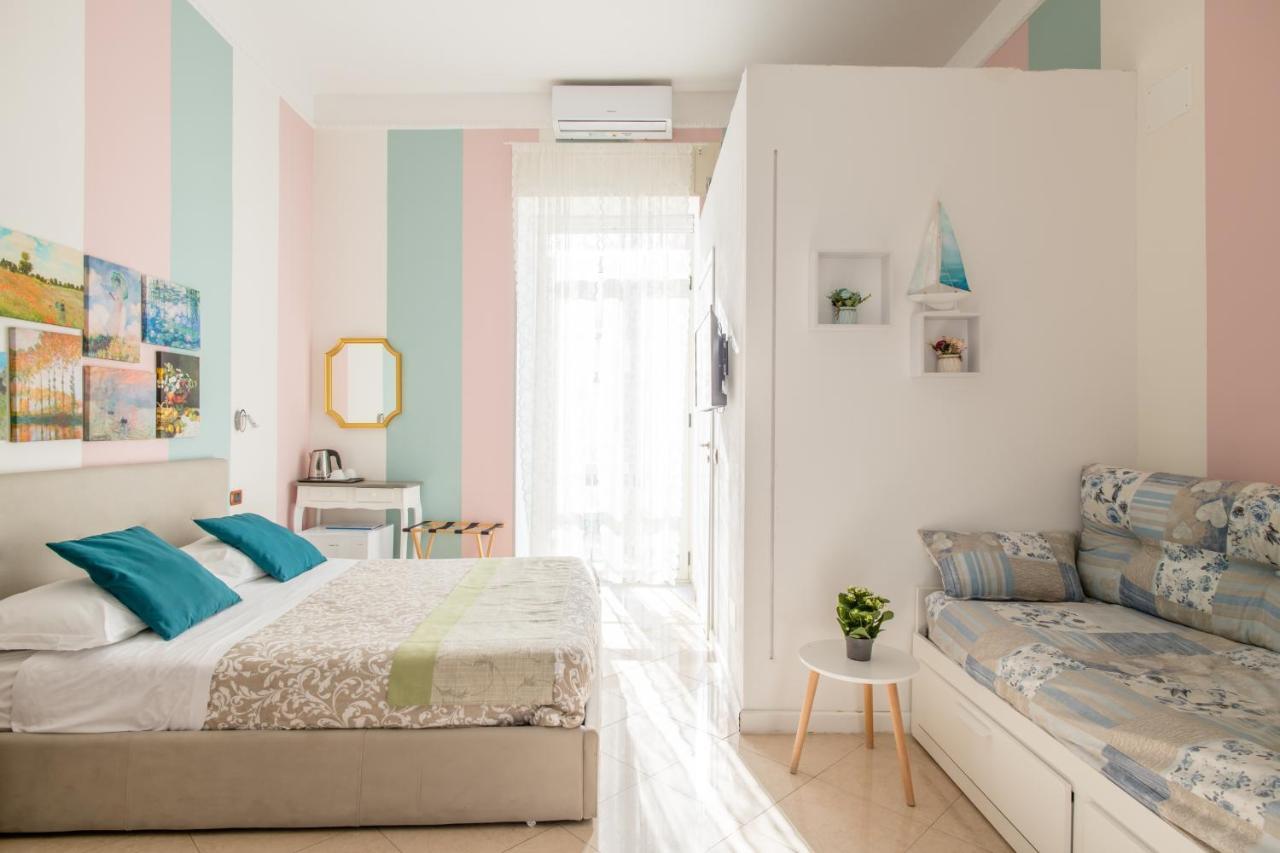 نابولي Residence Appartamenti Santa Teresa A Chiaia المظهر الخارجي الصورة